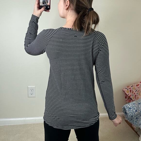 Lululemon Athletica Heathered Dark Gray Striped Long Sleeve Tee - Picture 2 of 3